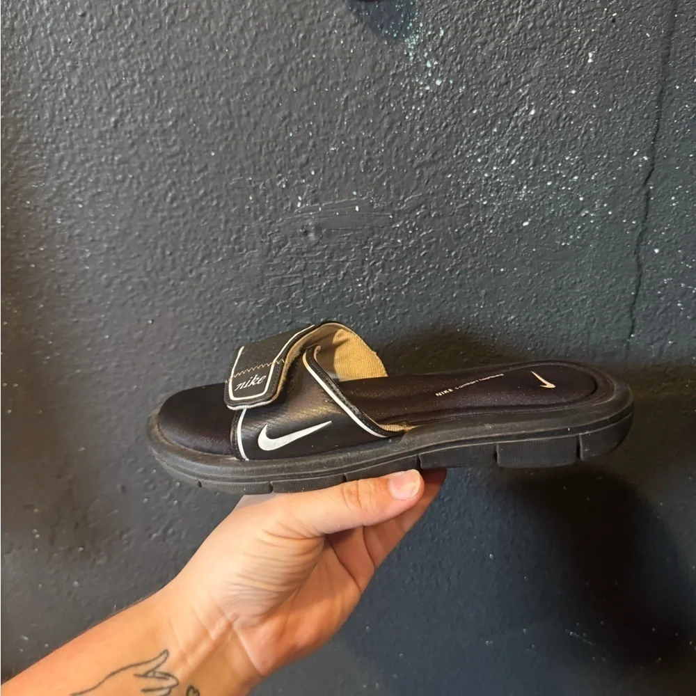 Nike Black and White Slide Sandals with Cushion